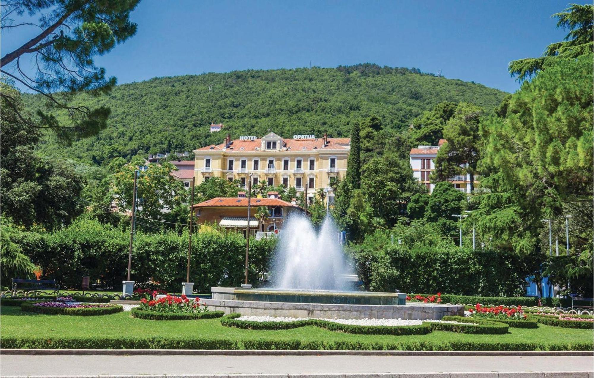 Beautiful Apartment In Opatija With Kitchen Exteriör bild