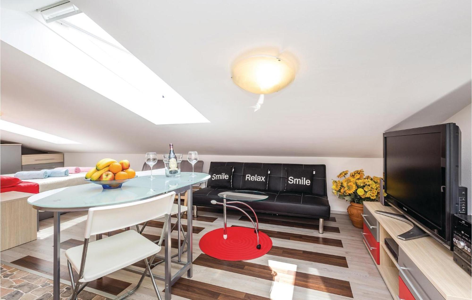 Beautiful Apartment In Opatija With Kitchen Exteriör bild
